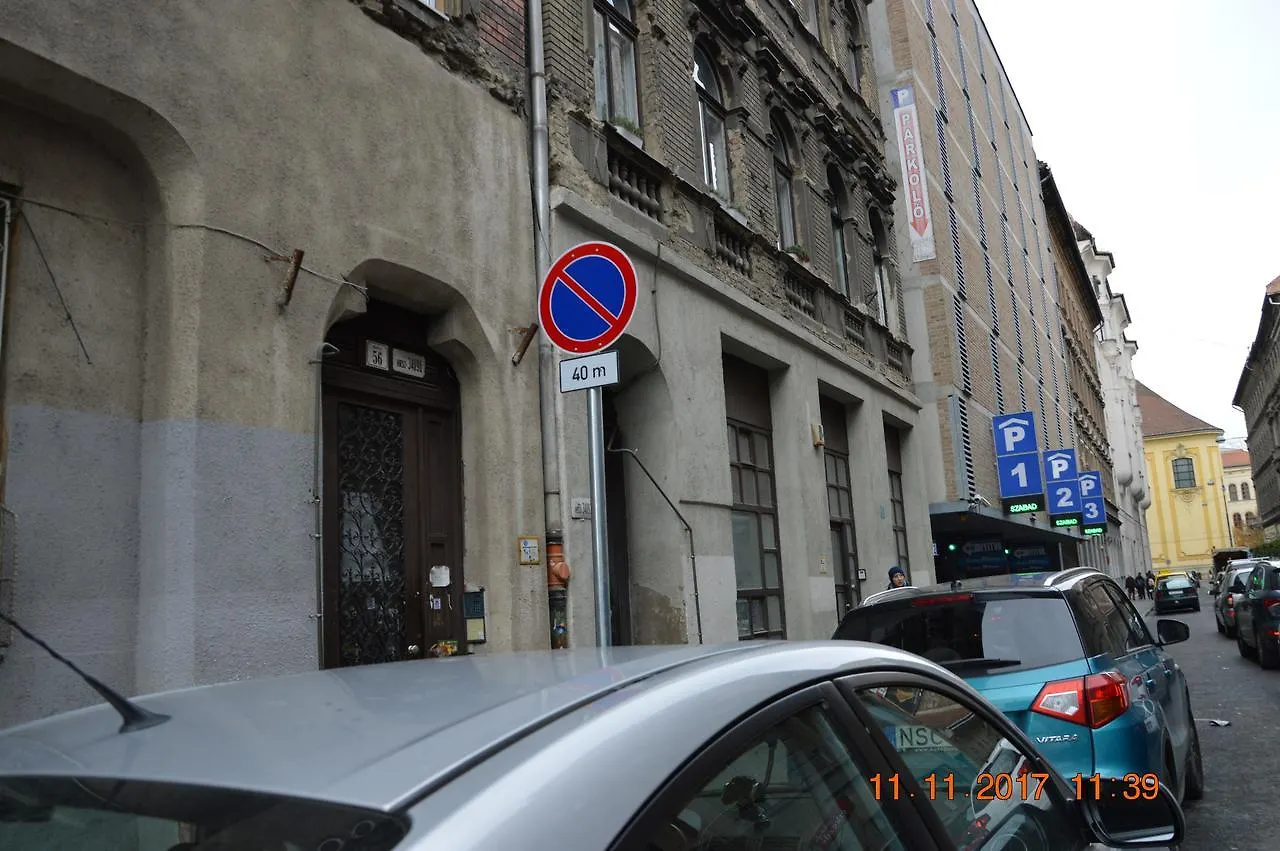 Happy Holiday Lux Apartments Budapest