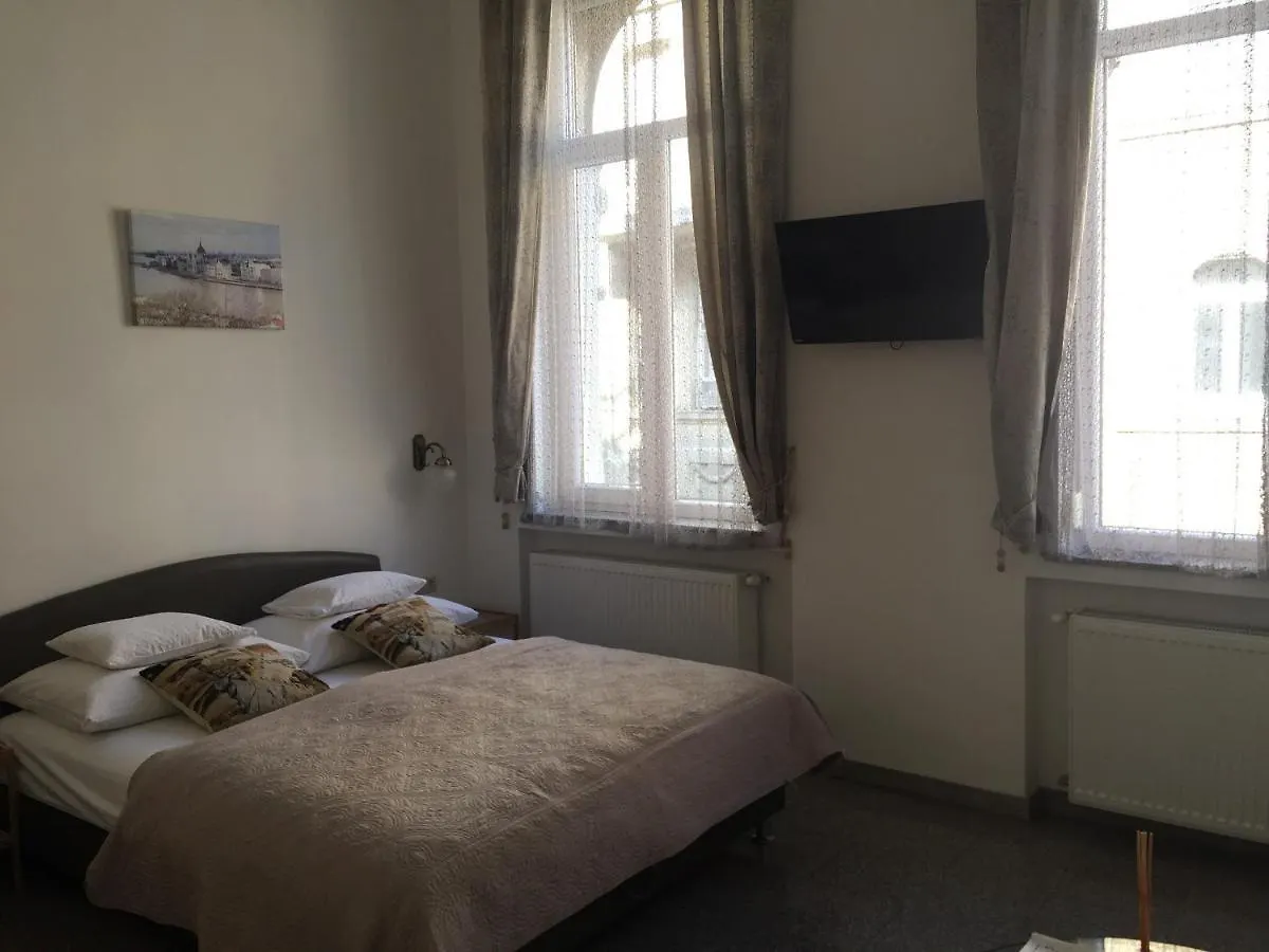 Happy Holiday Lux Apartments Budapest